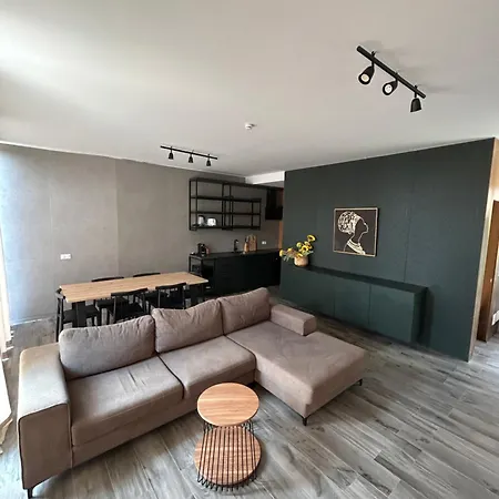 Tirana Apartment *